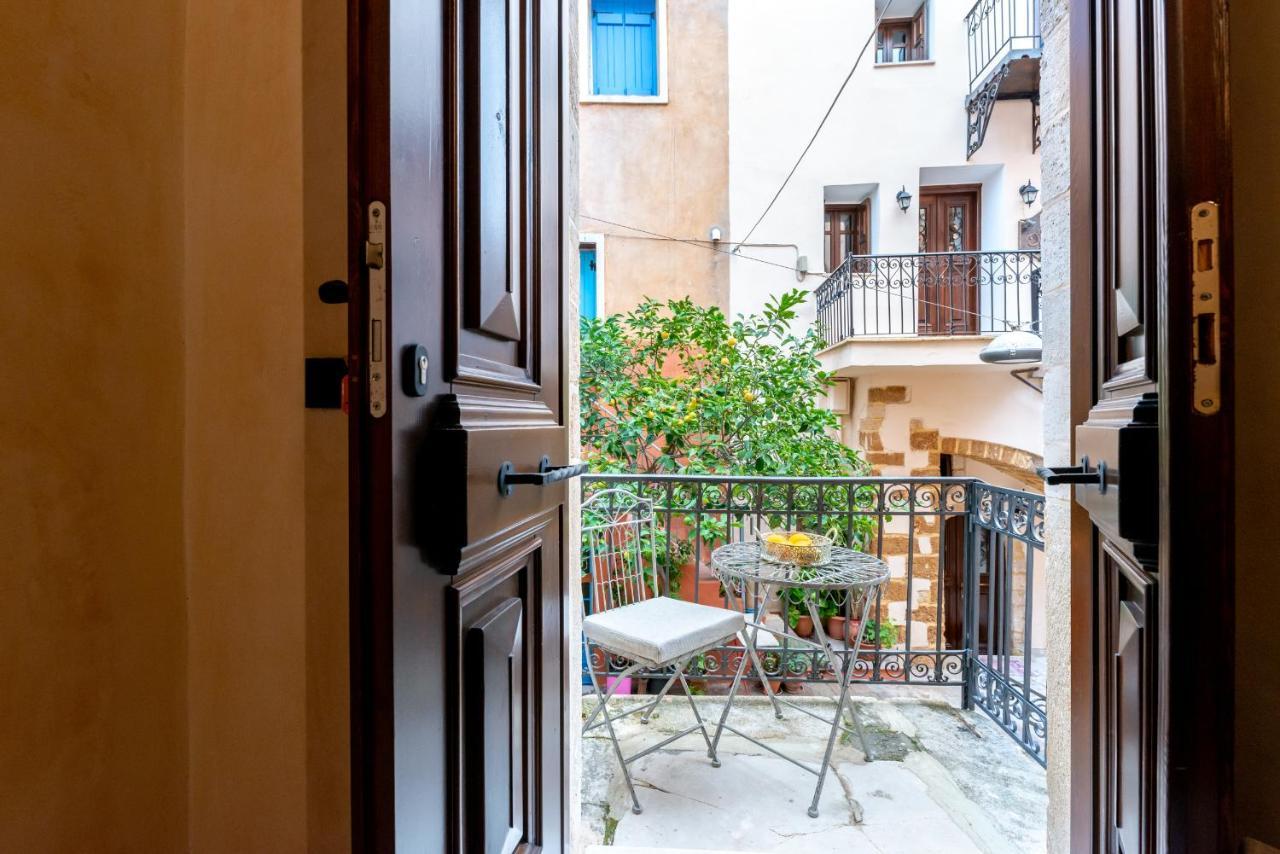 Oniros Residenza Vecchia Aparthotel Chania  Exteriör bild